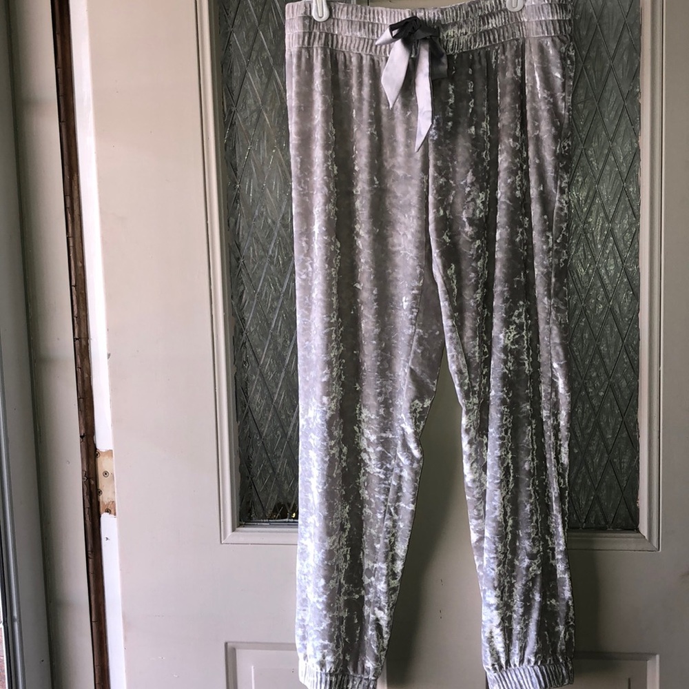 NEw w/o tag Victoria Secret crushed velvet pant